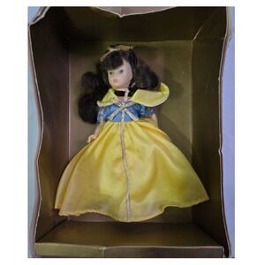 Horsman 1981 Walt Disney's Classics Snow White 9" Doll In Beautiful Dress